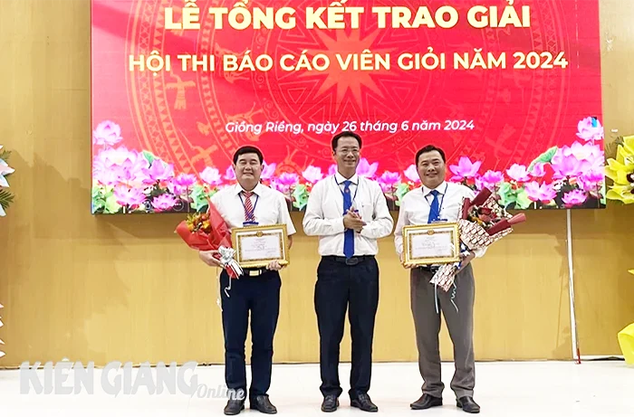 17 thí sinh thi báo cáo viên, tuyên truyền viên giỏi huyện Giồng Riềng